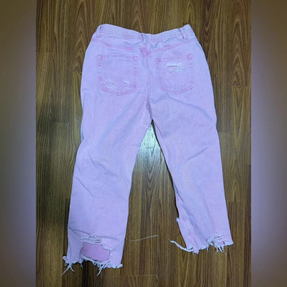 Simple Society Pink Distressed Denim Crop Pants Size 7/28.